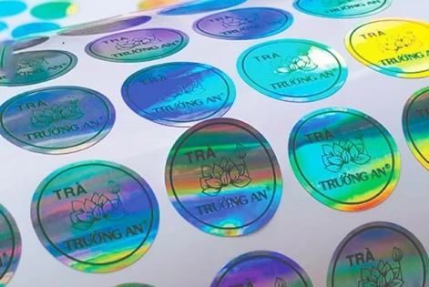 In decal UV 7 màu tăng giá trị thẩm mỹ và độ bền cho mỗi sản phẩm