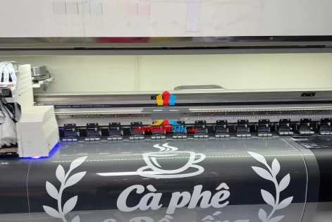 In Decal UV Theo Yêu Cầu: Chọn Decal Trong, Sữa Hay Lưới?