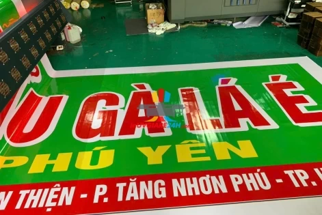 Giá In UV Bạt Không Gân Độ Bền Giá Bao Nhiêu? Báo Giá Và Yếu Tố Quyết Định Chi Phí