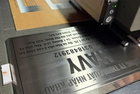 In UV Mặt Phẳng Khổ Lớn Có Bền Không? Độ Bám Mực, Chống Nước Và Cách Bảo Quản