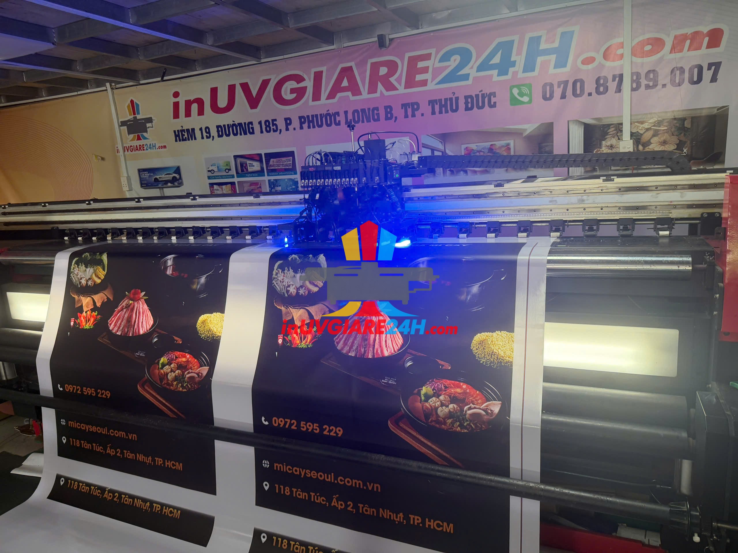 In UV quảng cáo ngoài trời