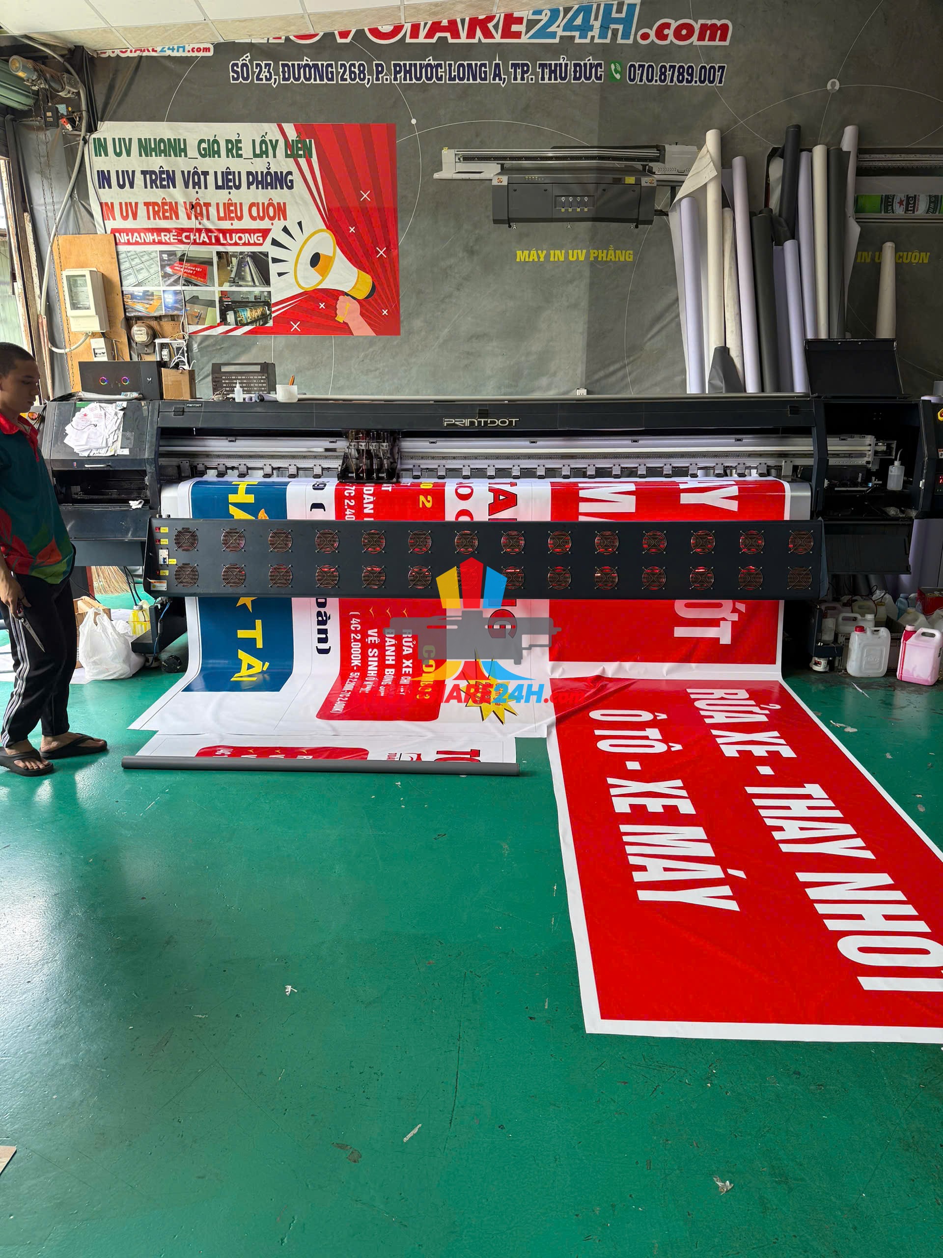 In UV quảng cáo ngoài trời