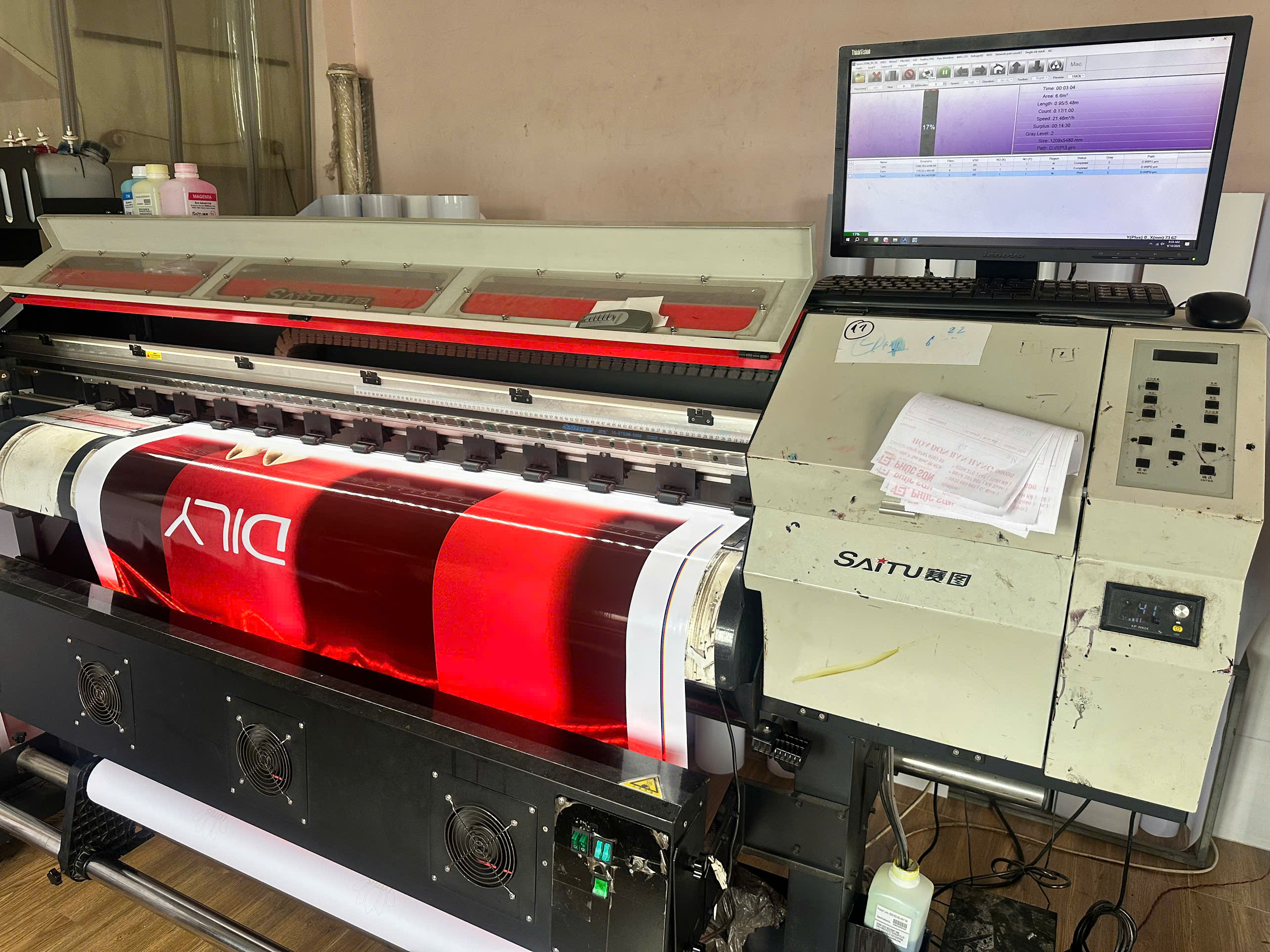 in banner quảng cáo ngoài trời