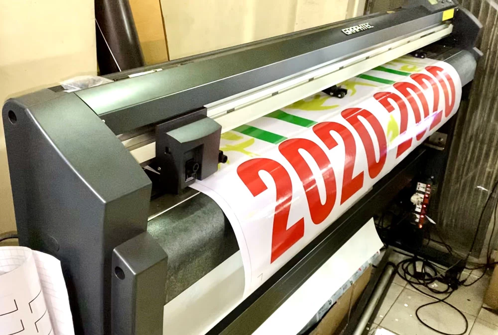 In Decal dán kính theo yêu cầu