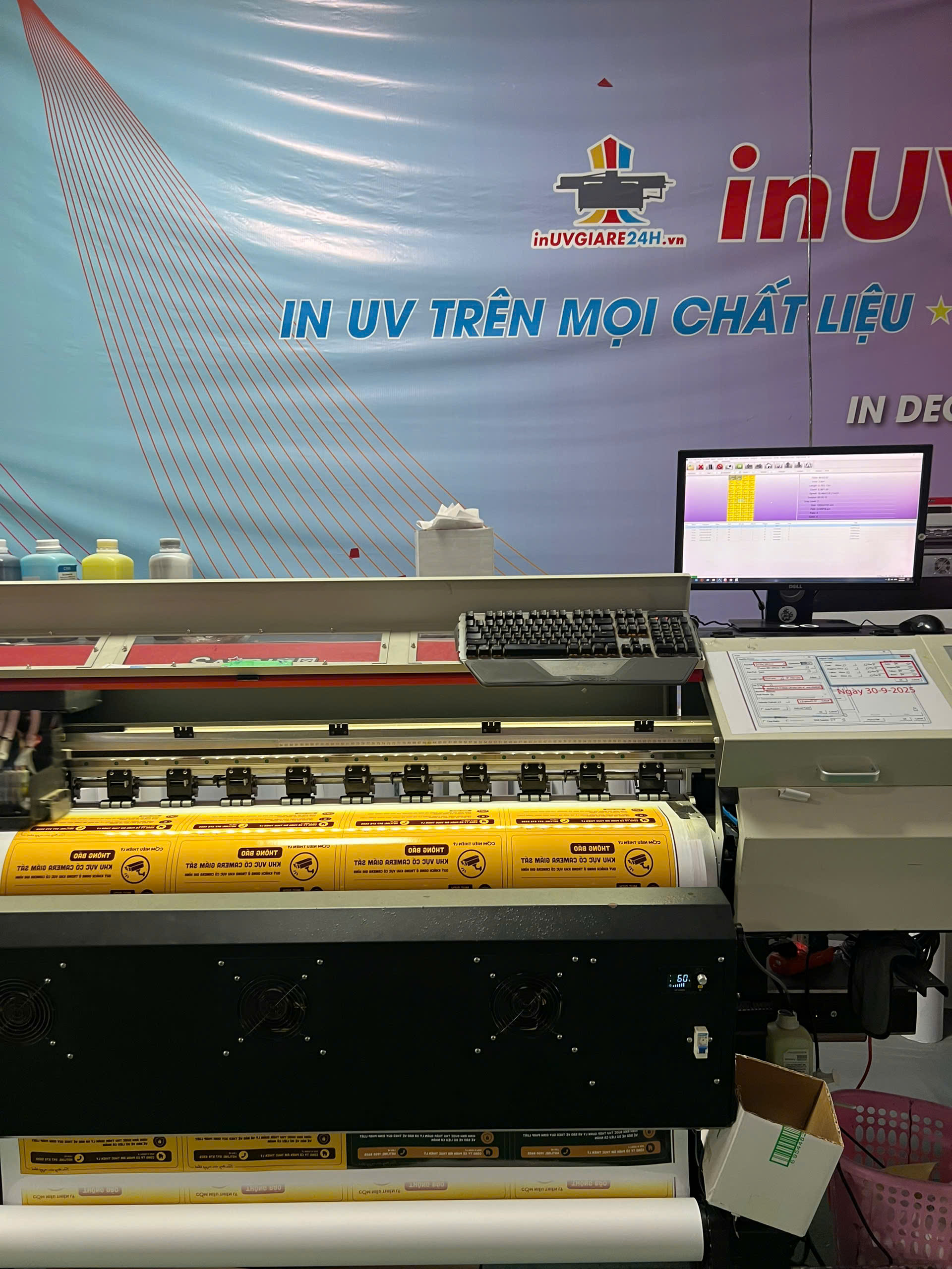 In Decal quảng cáo theo yêu cầu
