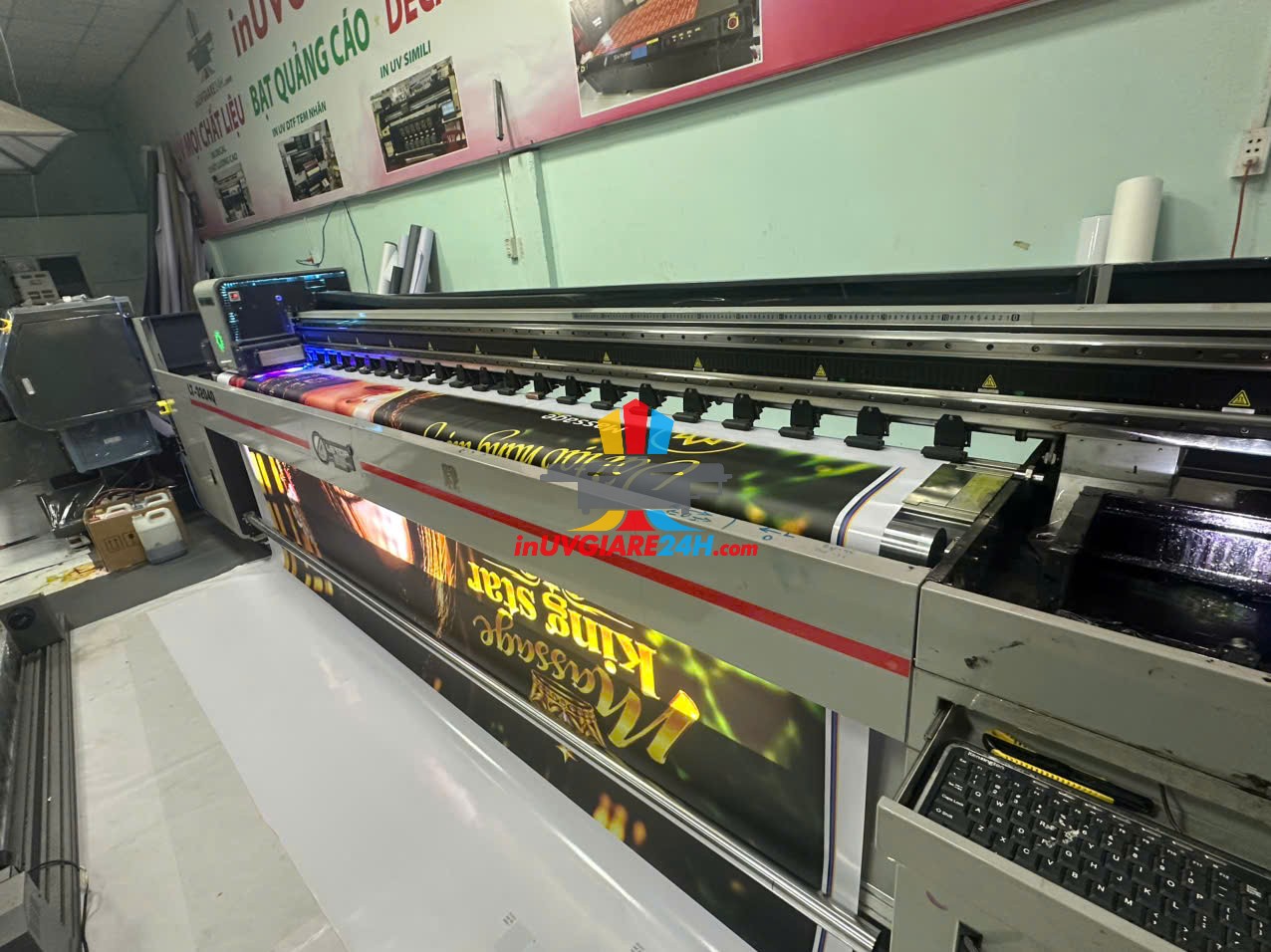 Giá in UV bạt không gân