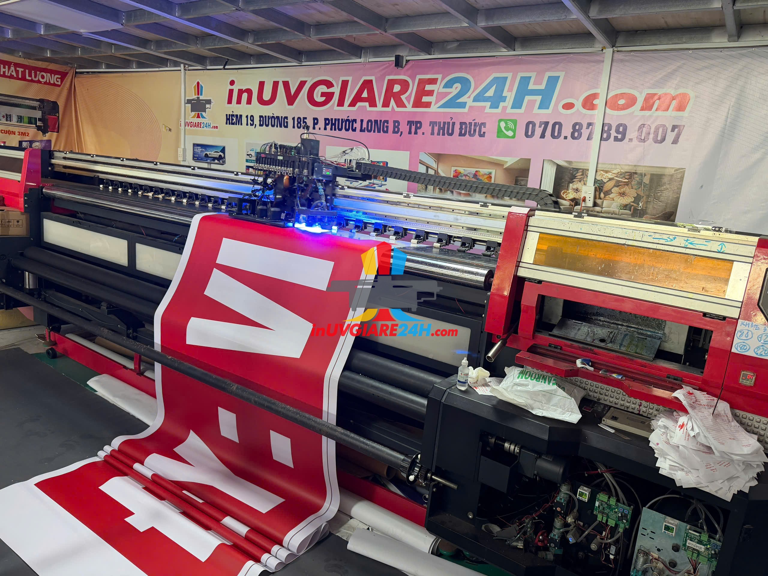 Giá in UV bạt không gân