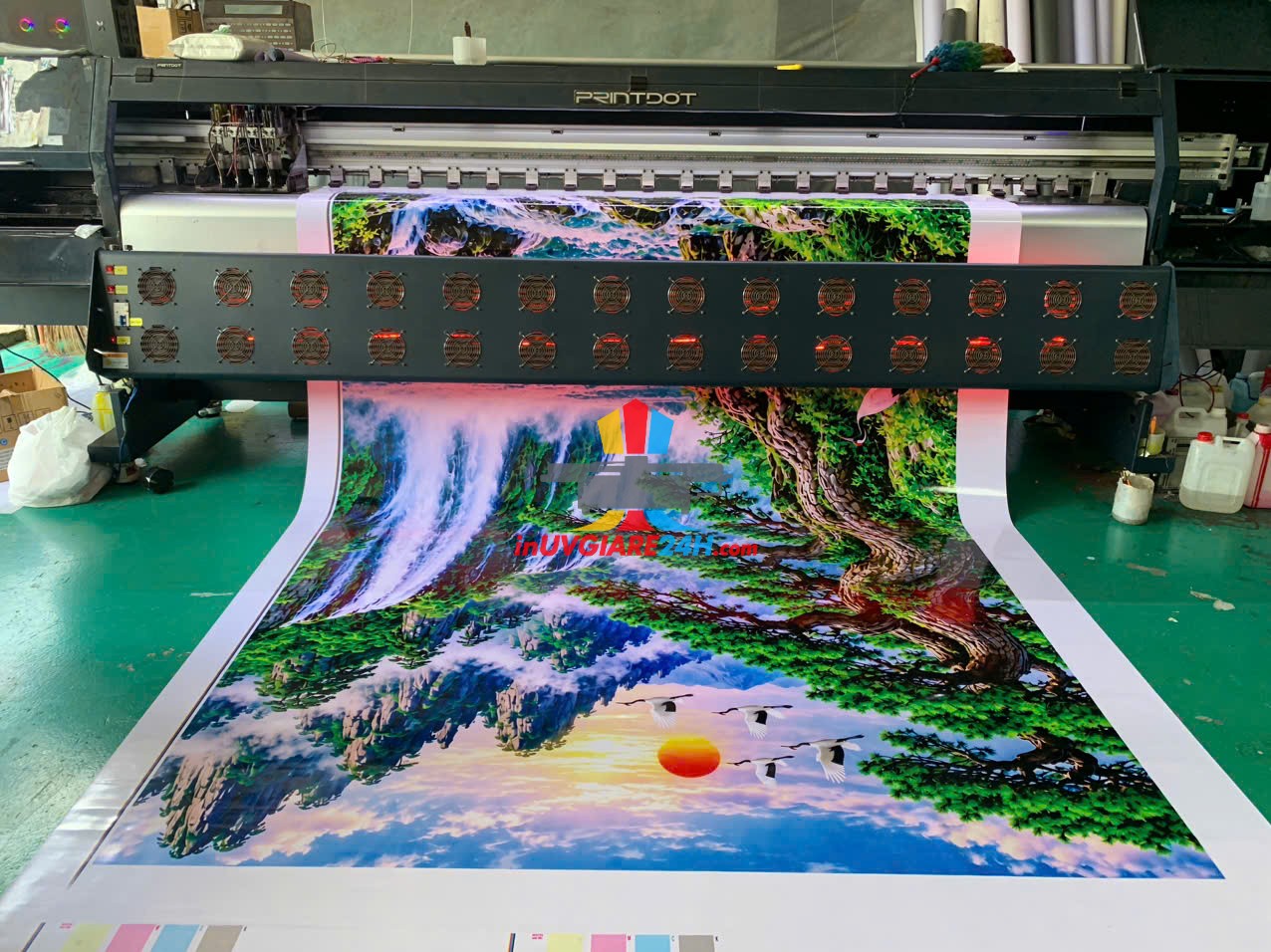 Giá in UV bạt không gân