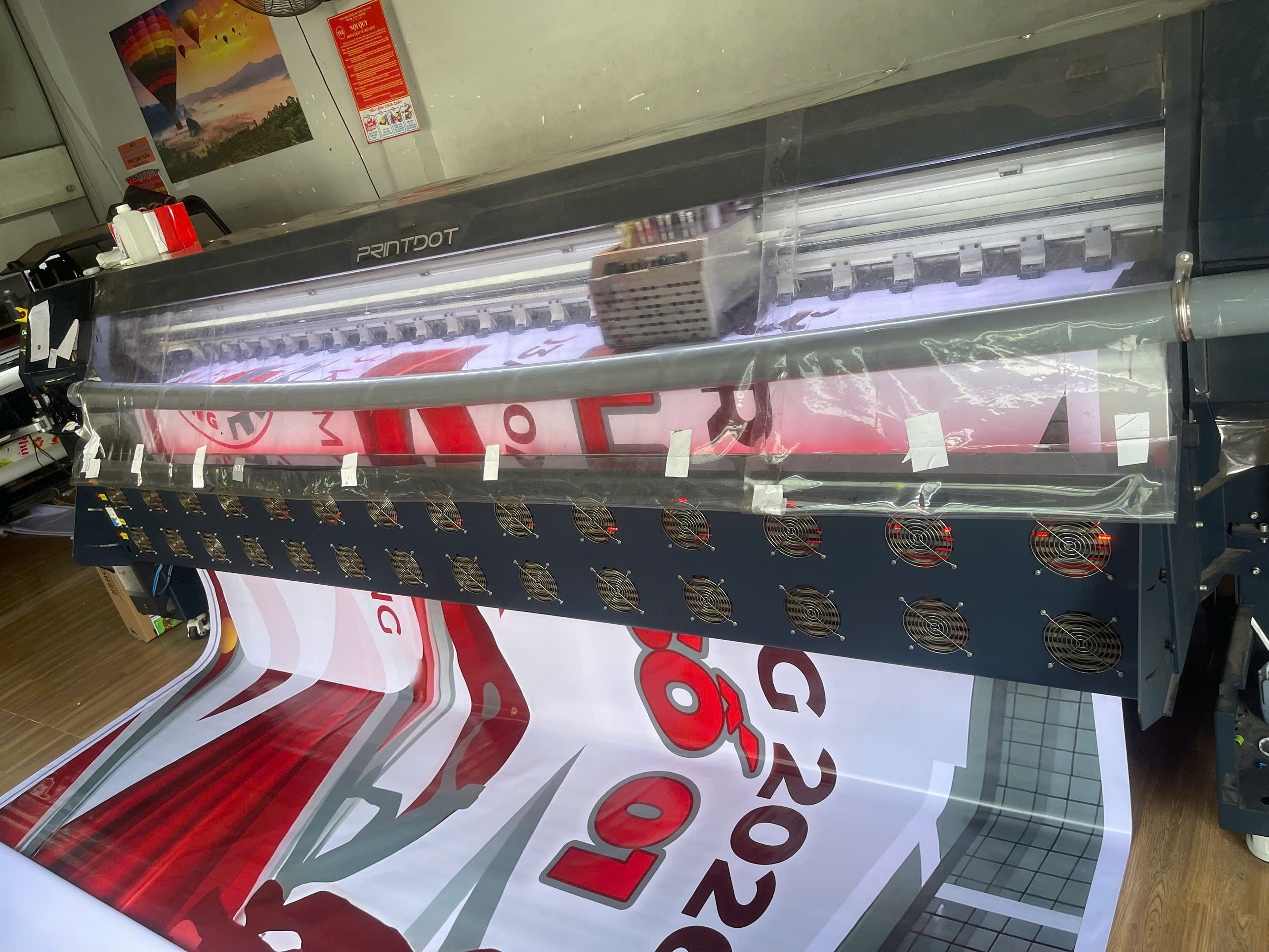 In UV bạt không gân khổ lớn