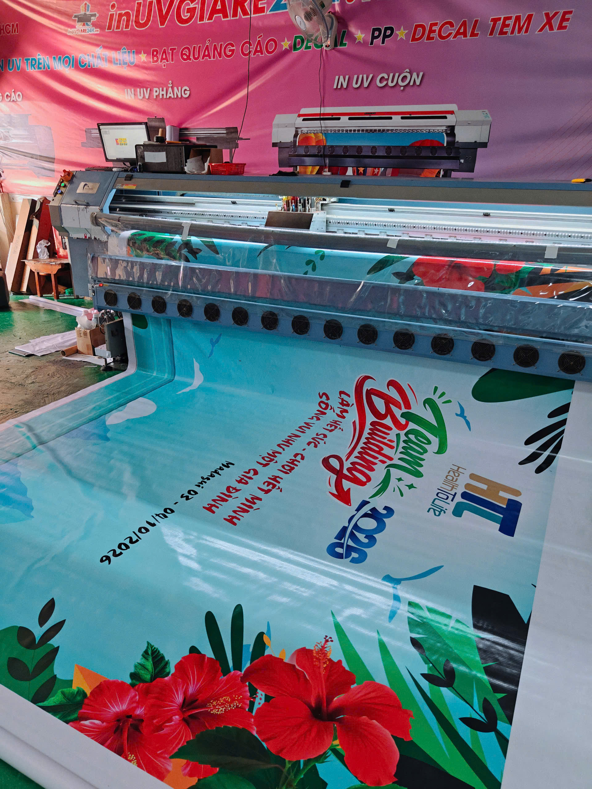 In UV bạt không gân khổ lớn