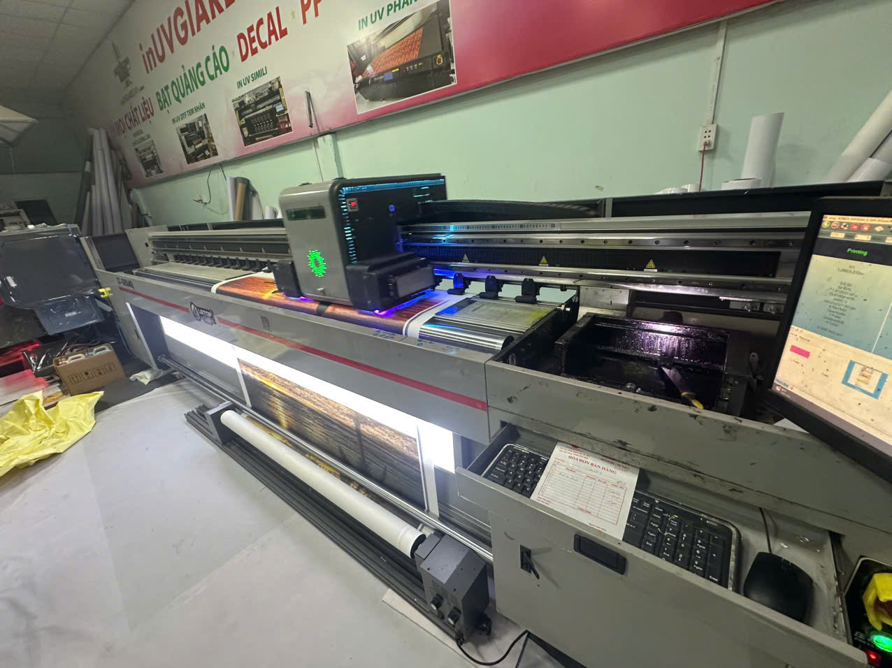 in UV giá rẻ theo yêu cầu