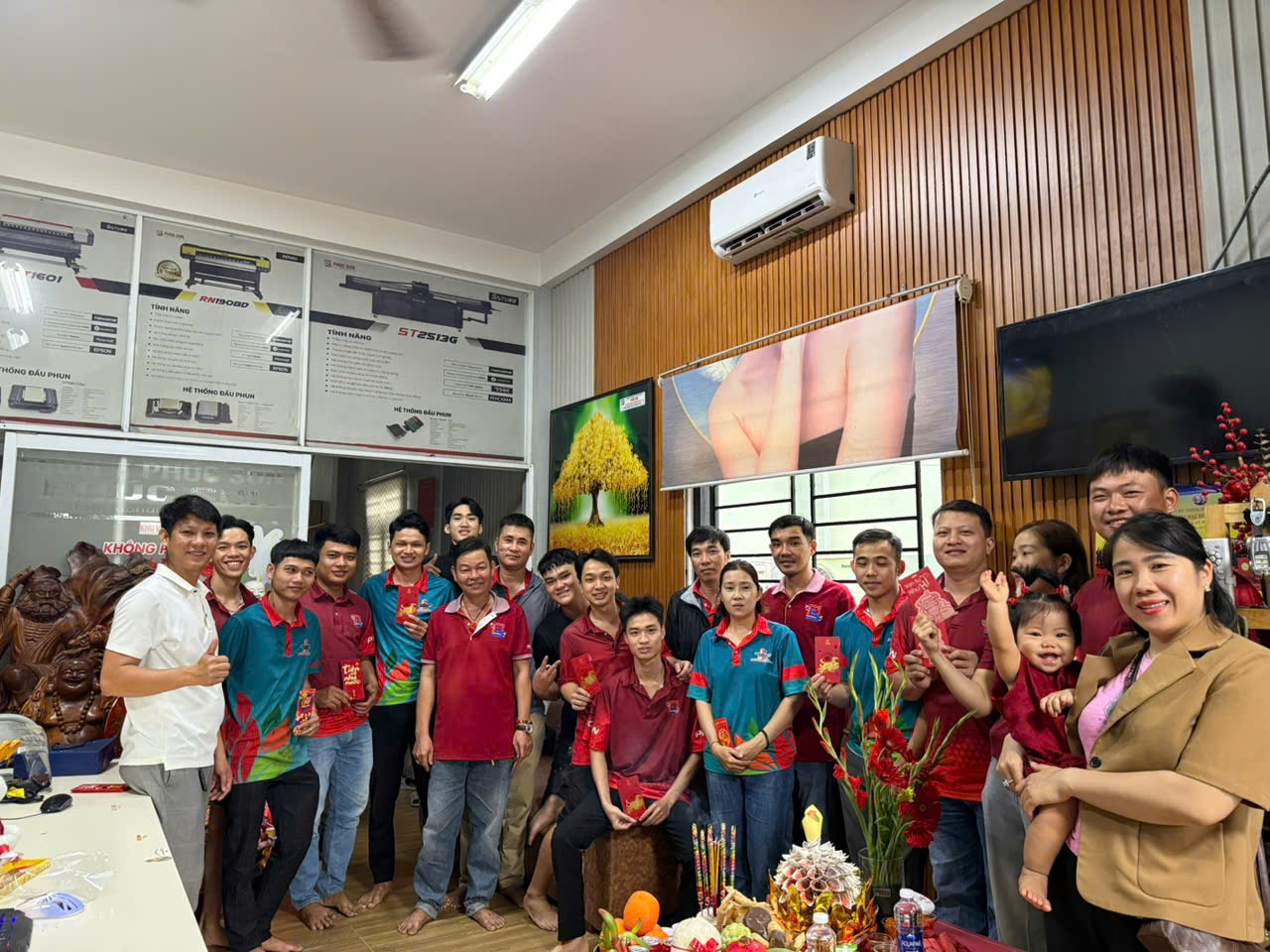 Kiến tạo tương lai rực rỡ cùng In UV Phúc Sơn
