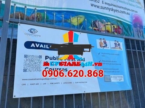 In UV băng rôn ngoài trời: Độ bền màu và tuổi thọ ấn tượng