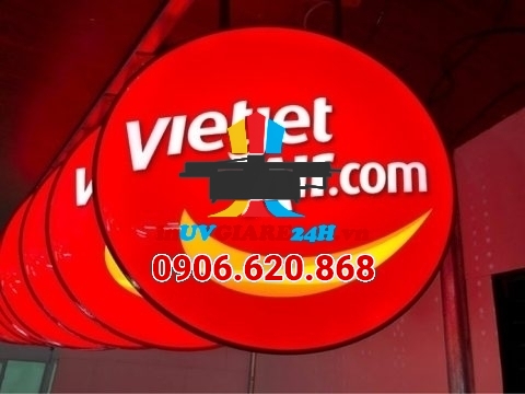 Ứng dụng thực tế của in UV bạt không gân trong thiết kế quảng cáo