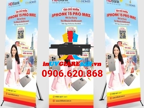 In Standee chữ X là gì? Ưu điểm và ứng dụng phổ biến trong quảng cáo